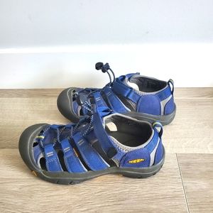 Keen sandals brand new